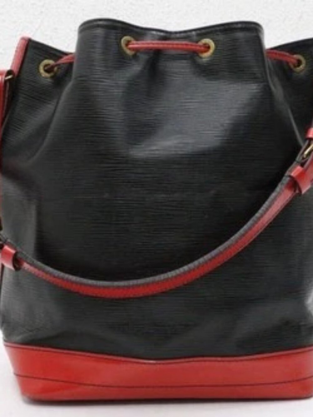 Louis Vuitton Epi Leather Noe MM Shoulder Bag Tote Red Black